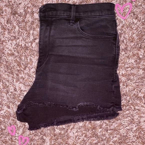 It’s used - Picture 1 of 4